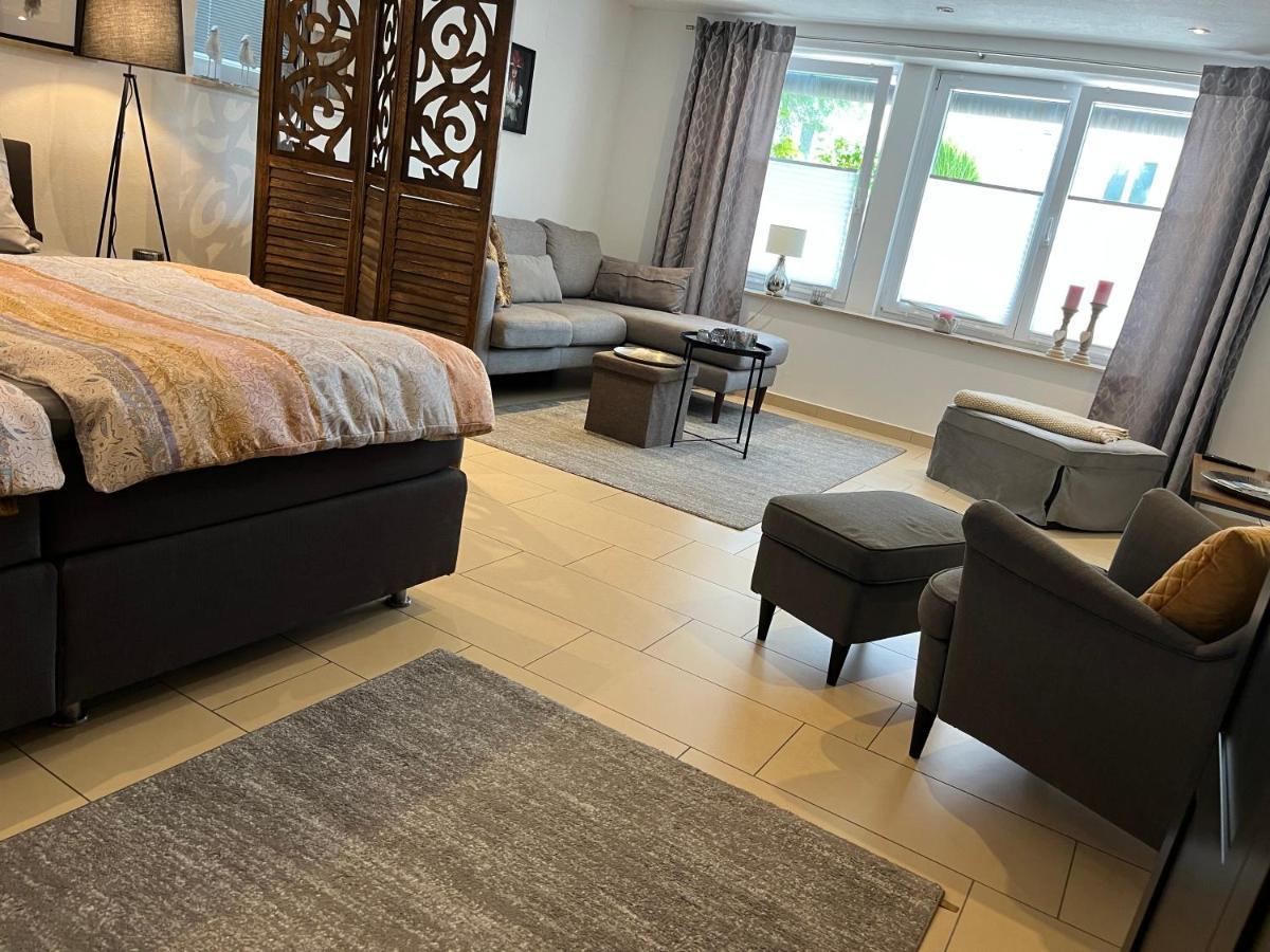 Schoene Ferienwohnung 2,5 Zimmer In Stadtnaehe Mit Eigenem Hofgarten Balingen Eksteriør billede
