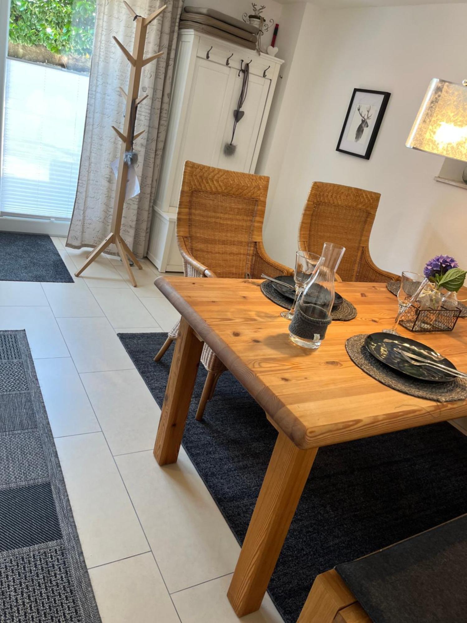 Schoene Ferienwohnung 2,5 Zimmer In Stadtnaehe Mit Eigenem Hofgarten Balingen Eksteriør billede